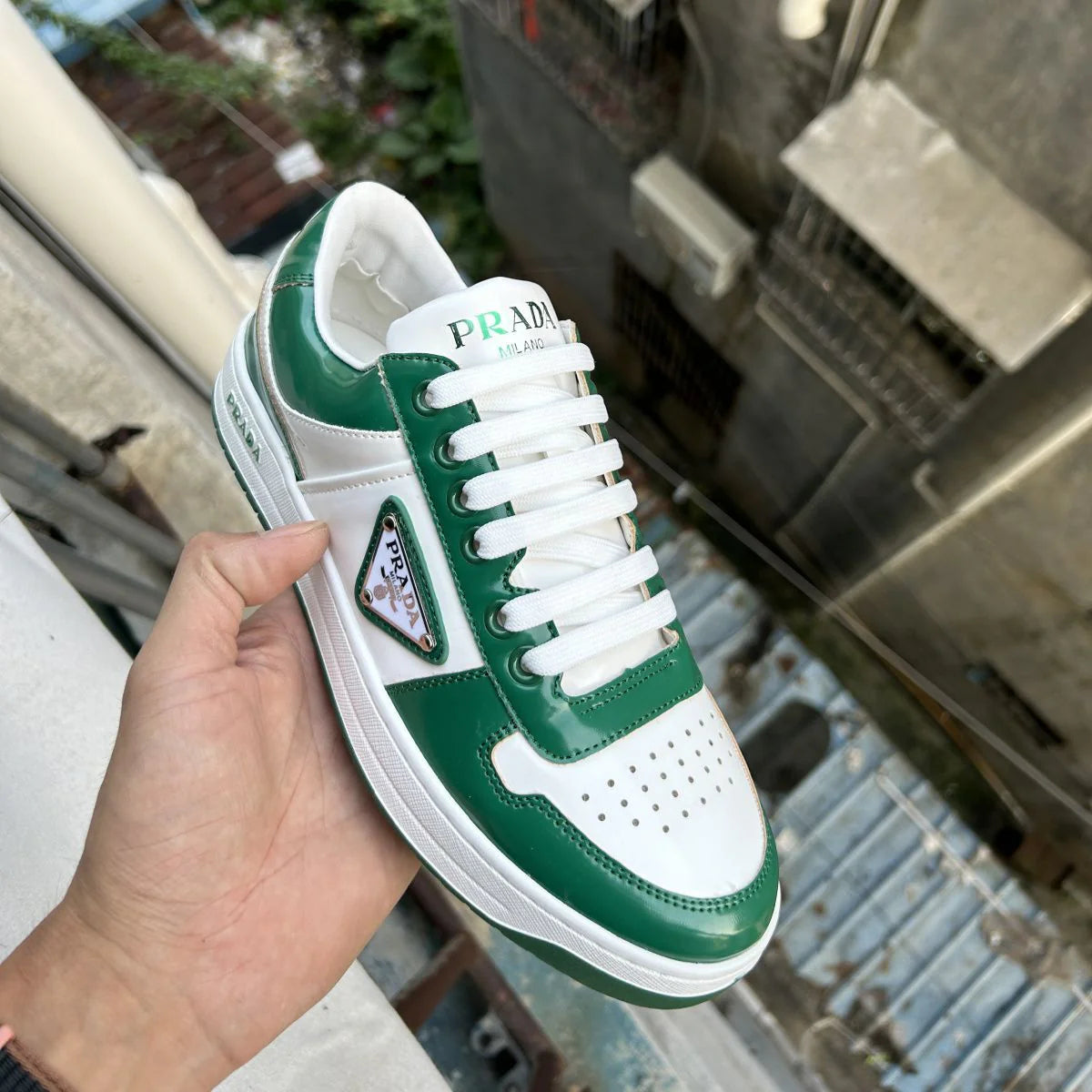 P New Women's Shoes Casual Shoes Triangle Buckle Lace-up Sneakers 1024060508