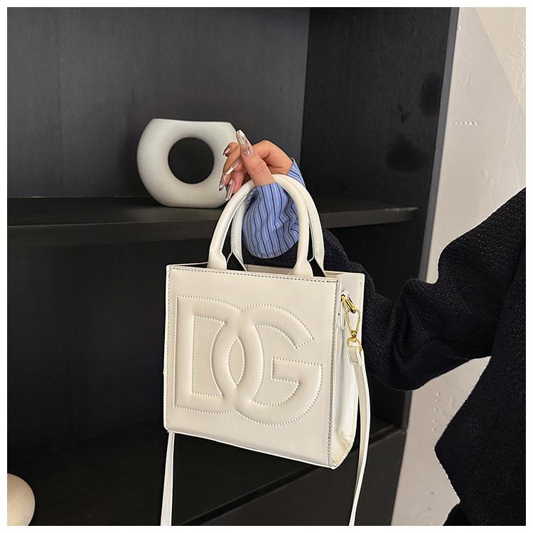 New Fashion Versatile Handbug 1023121903