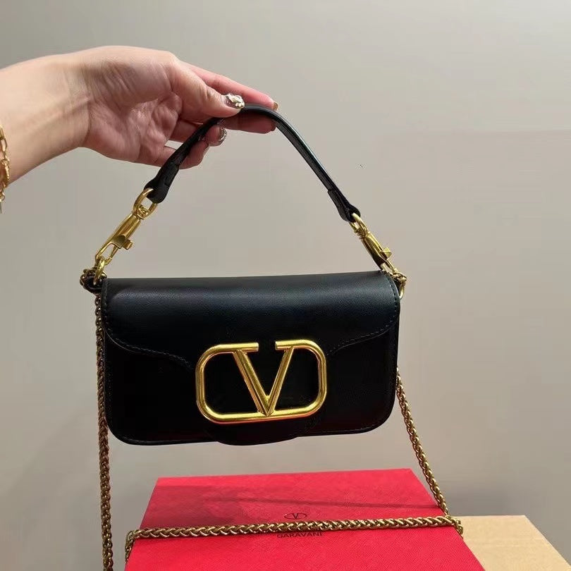 Gold Label V logo small square bag PD0620230802
