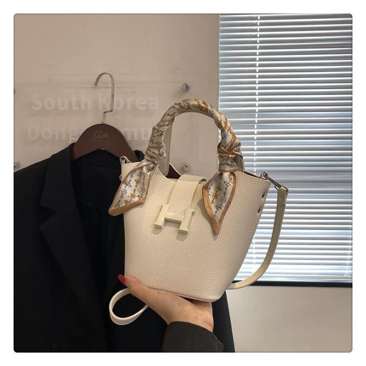 All-match Fashion Portable Messenger Bag 1024041612