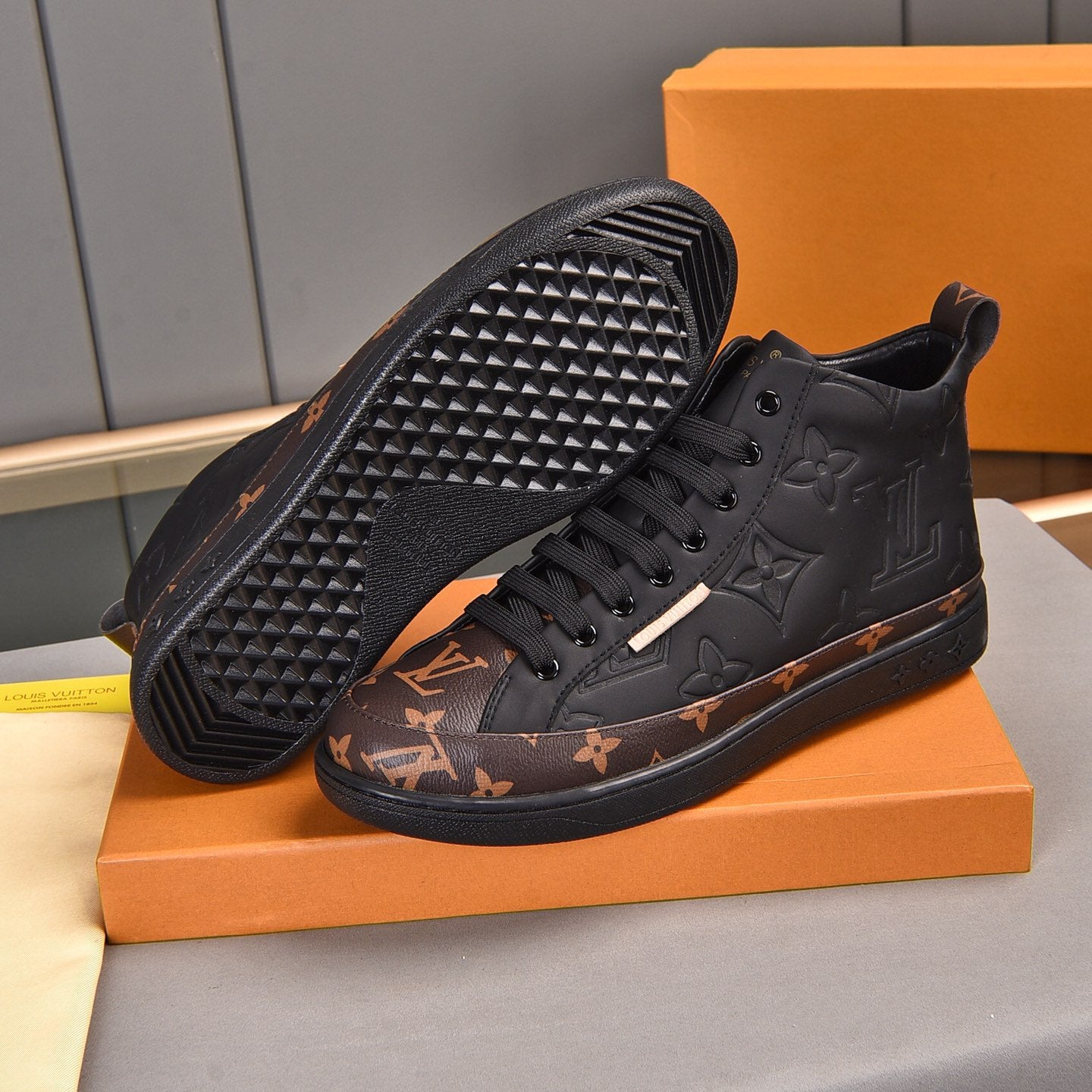 Leisure Pattern Two Tone Trendy High-top Shoes