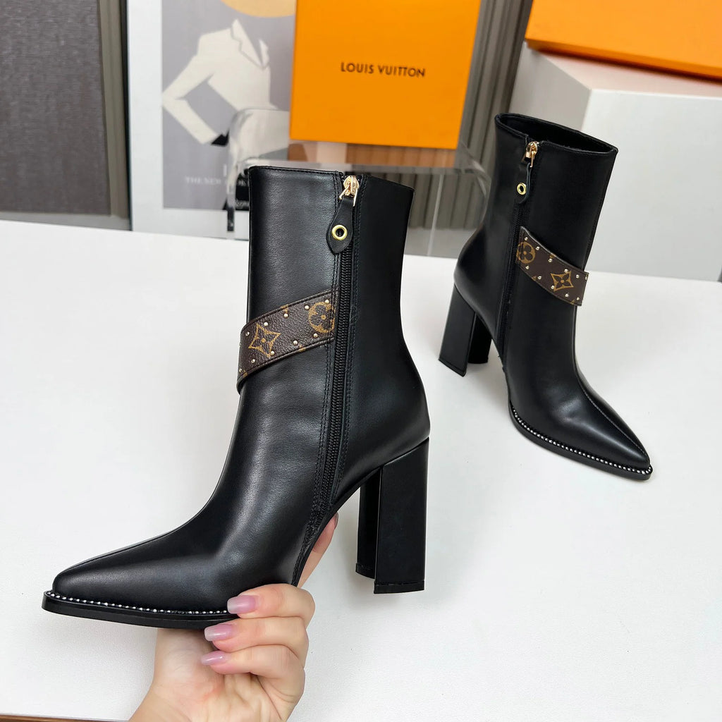 L-Pointed Toe Ankle Boots 1025102427