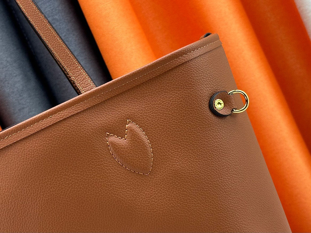 V 24ss new fashion printed handbag 0724101501