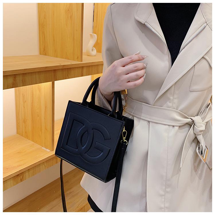 New Fashion Versatile Handbug 1023121903