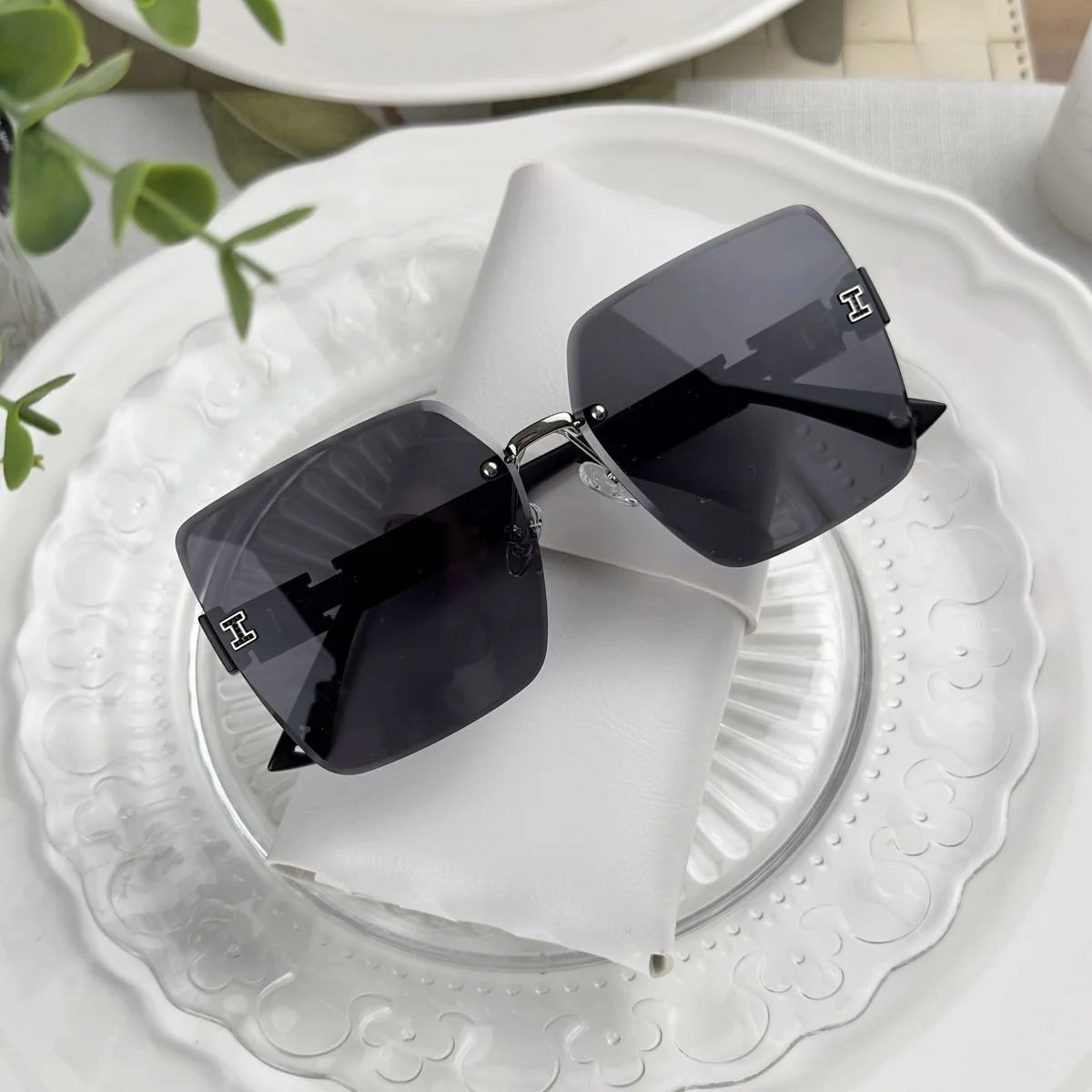 New Sunglasses Women's Frameless Anti-ultraviolet Gradient Two-color Sunglasses 1024062705