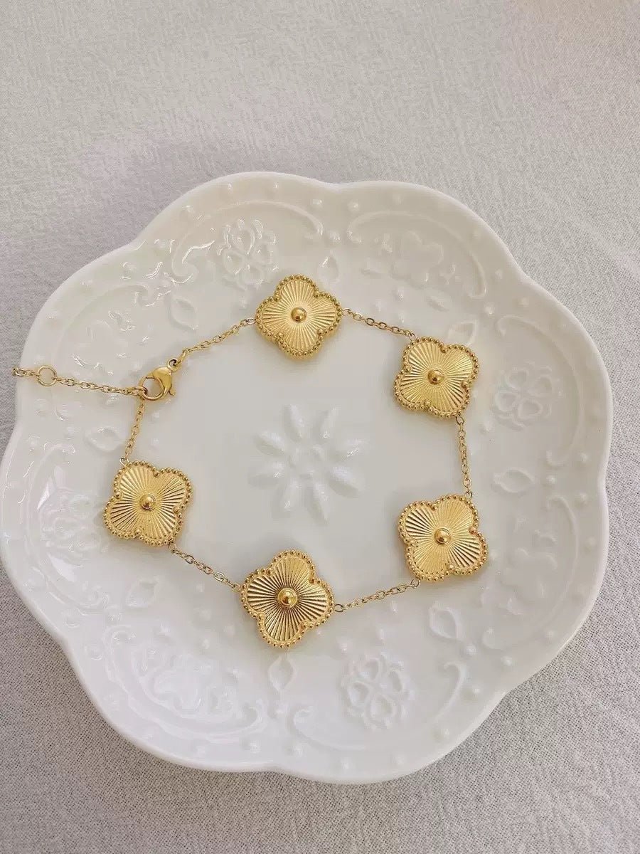 Five-leaf flower lucky chain bracelet 2025081114