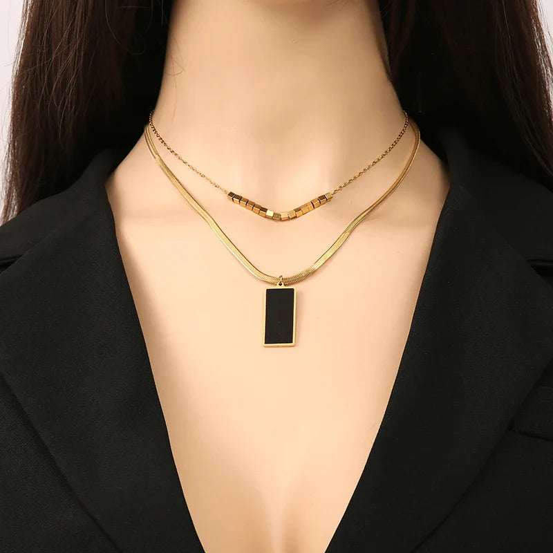 Square pendant necklace 2025081210