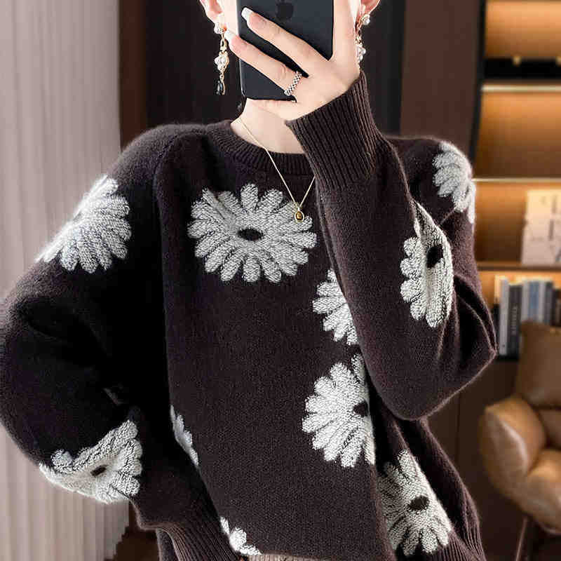 Women's Round Neck Knit Top 1025090309