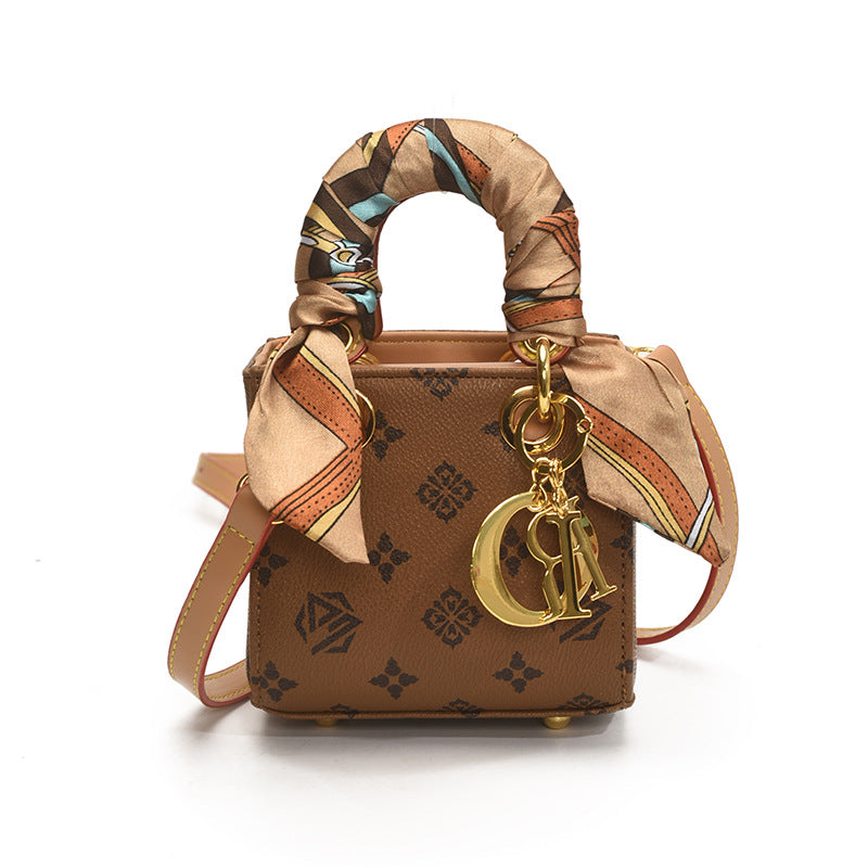 Stylish versatile shoulder bag 1025090510