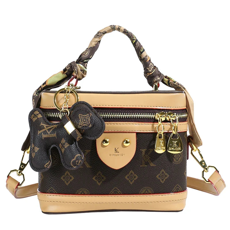 A light luxury leather handbag 2025073103