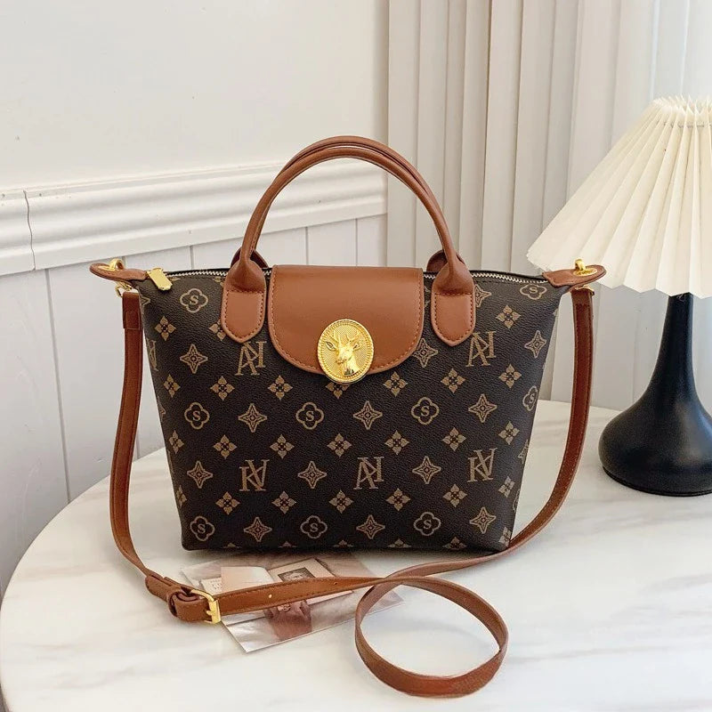 Fashionable and retro floral crossbody bag 2025073114