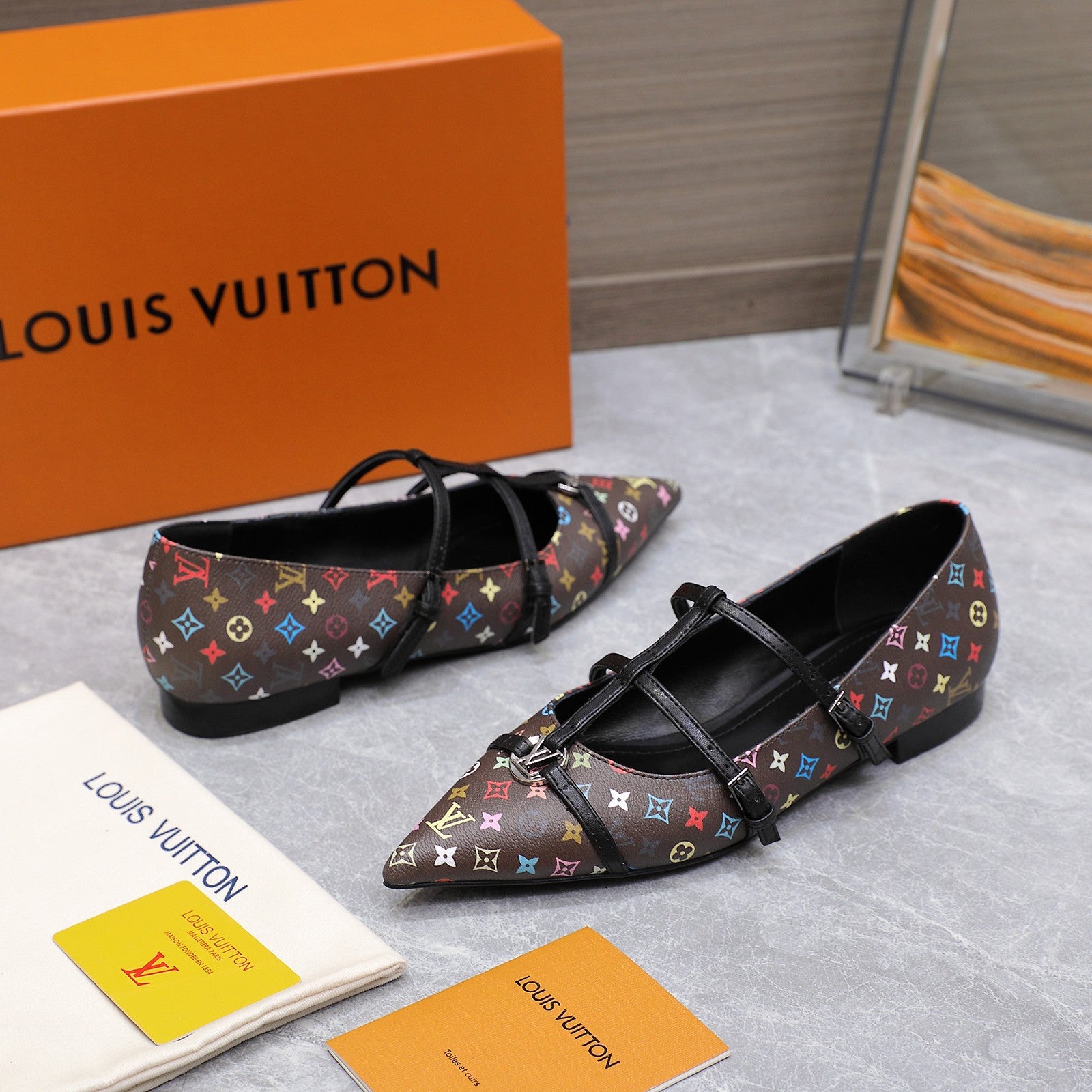 Lvv25ss new pointed-toe flat sandals 0725102306